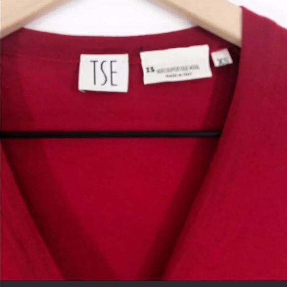 TSE 🔥SALE🔥extra fine wool luxury red sweater cardigan - Picture 3 of 5